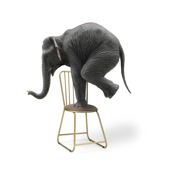 Стул на металлокаркасе Лирион бежевый велюр / золото