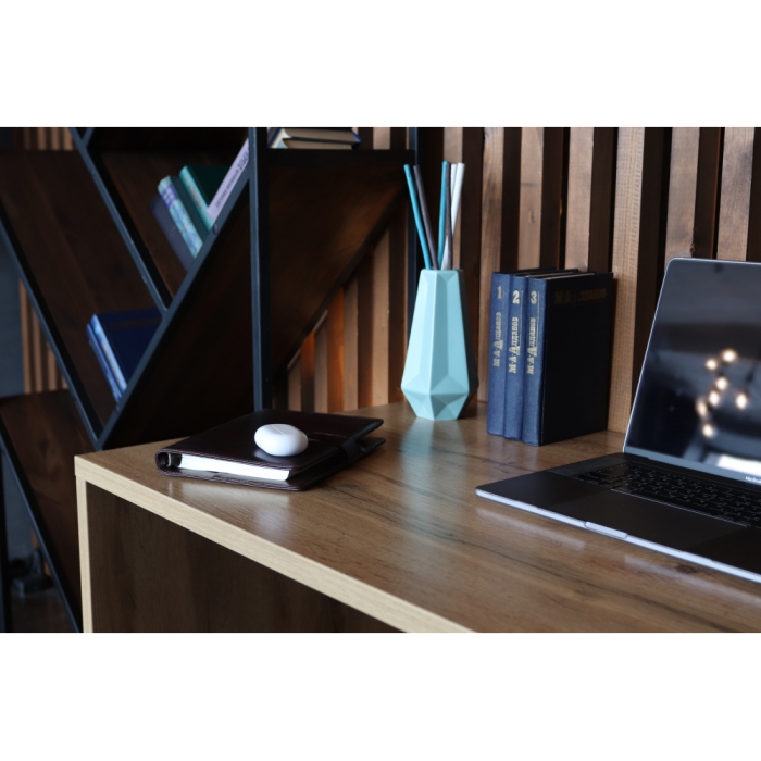 Письменный стол Ниа 115х60 дуб вотан / черный матовый